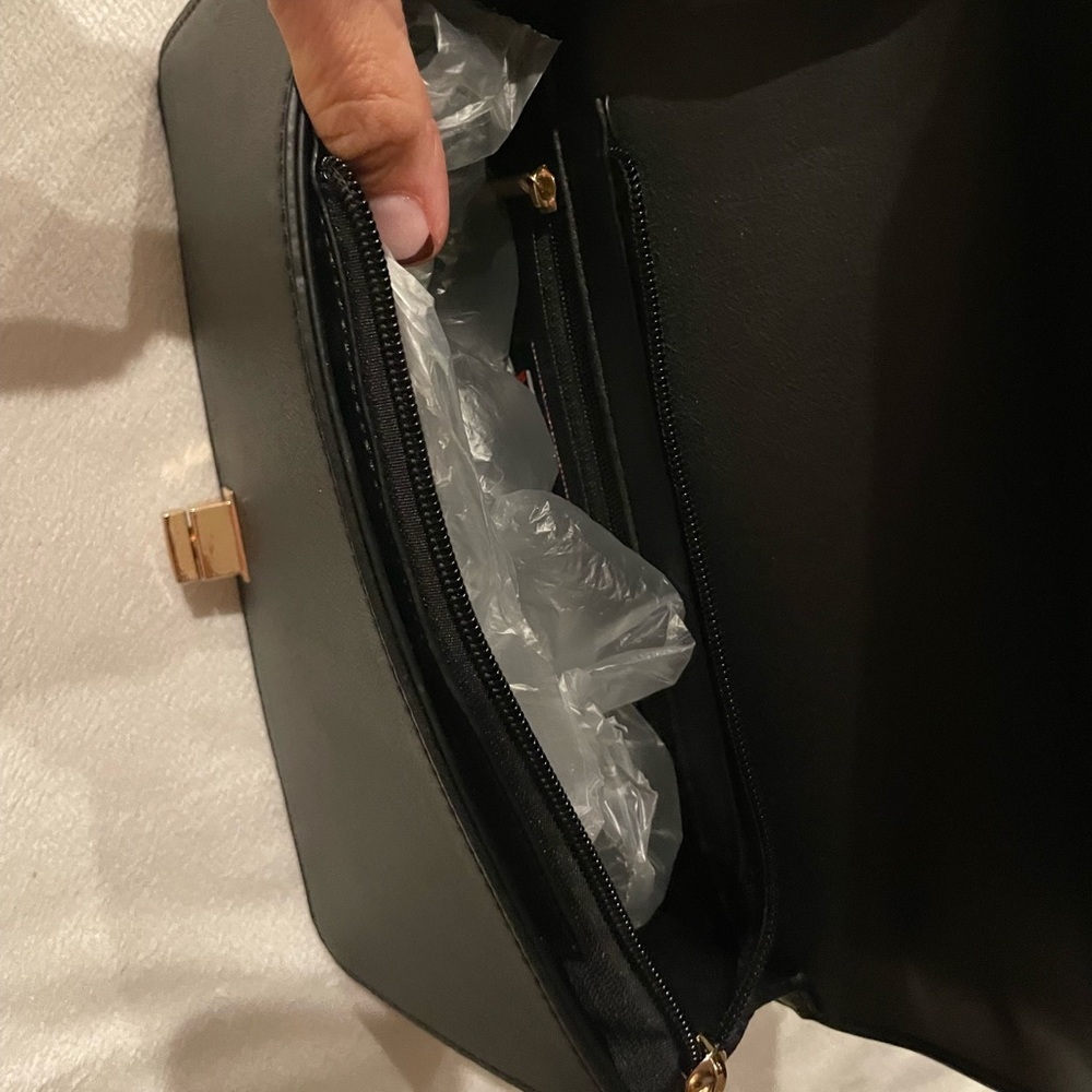 Timmy Woods Vegan leather Crossbody - Picture 2 of 7